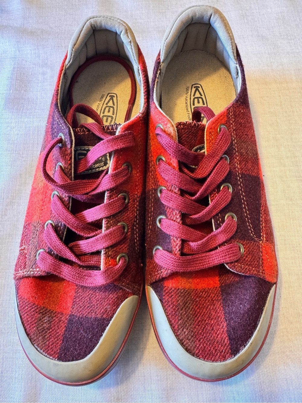 Keen Women Red Plaid Sneakers Size 8